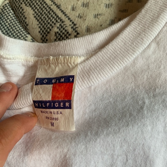 VINTAGE TOMMY HILFIGER TEE - Picture 3 of 3